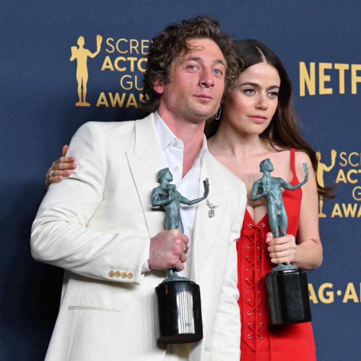Jeremy Allen White and Rosalía Split? ‘The Bear’ Star Spotted Kissing Co-Star Molly Gordon