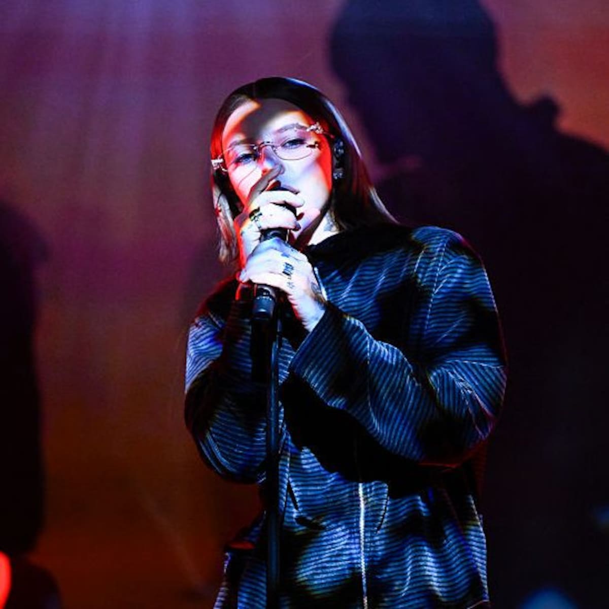 ‘Dosis’ by Young Miko from Do Not Disturb: Lyrics and Meaning in English