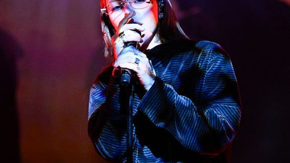 ‘Dosis’ by Young Miko from Do Not Disturb: Lyrics and Meaning in English