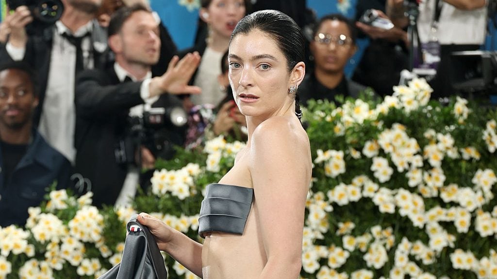 Lorde attends the 2025 Met Gala Celebrating «Superfine: Tailoring Black Style» at Metropolitan Museum of Art on May 05, 2025 in New York City. Michael Loccisano/GA/The Hollywood Reporter via Getty Images