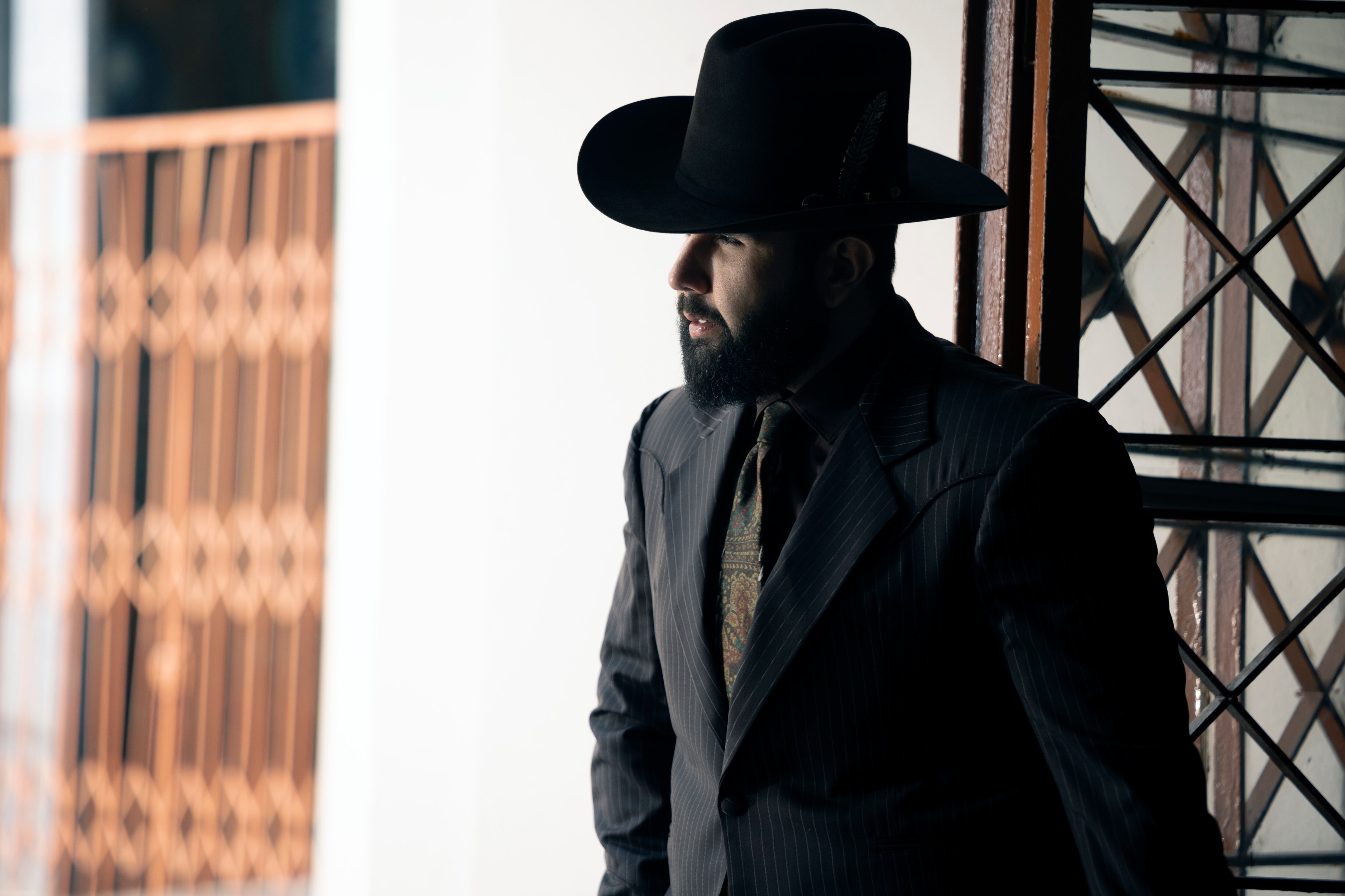 Carín León presenta su nuevo álbum MUDA / Artist Publicist