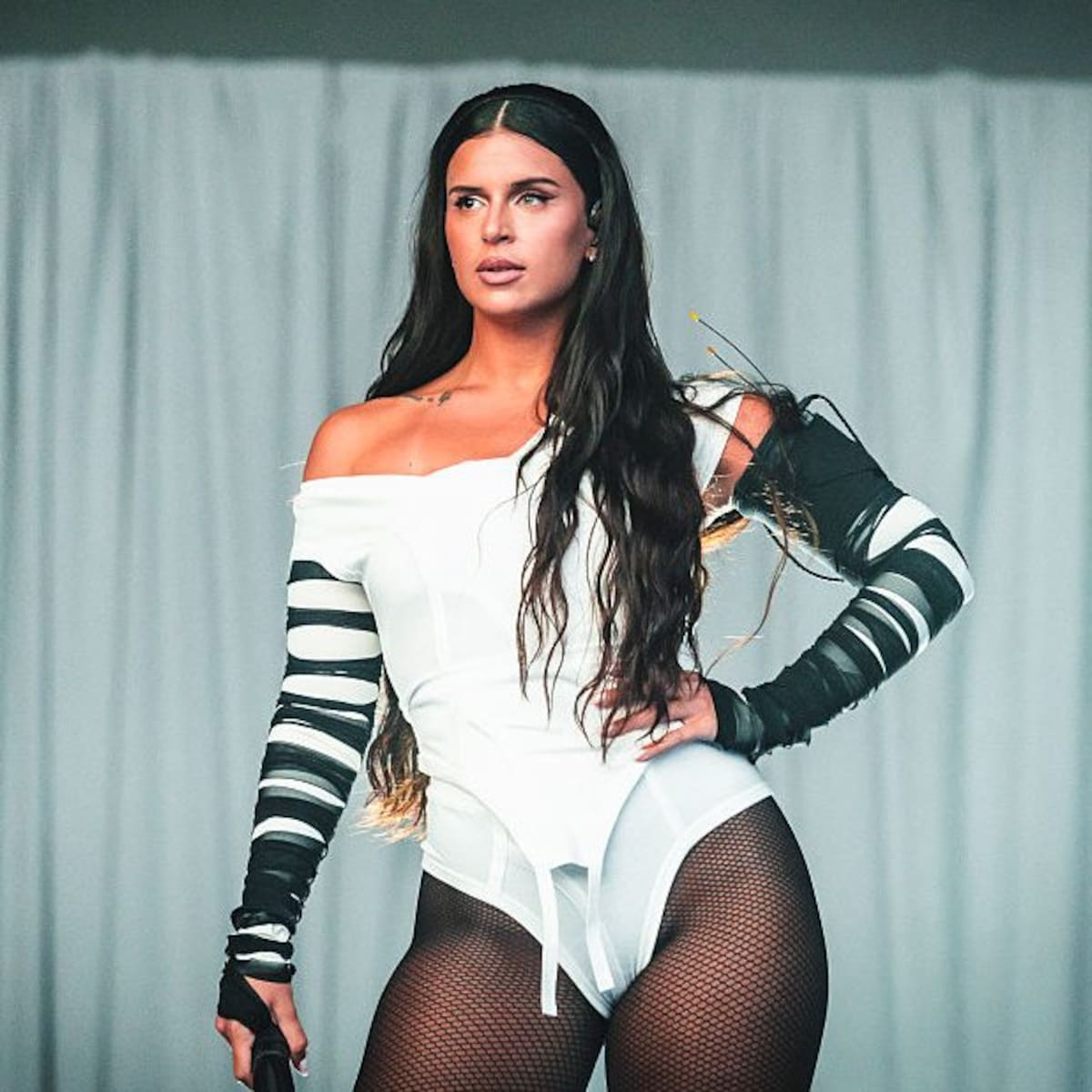 Nathy Peluso Hits Us with Pure Salsa Energy in ‘Malportada’ (English Lyrics)