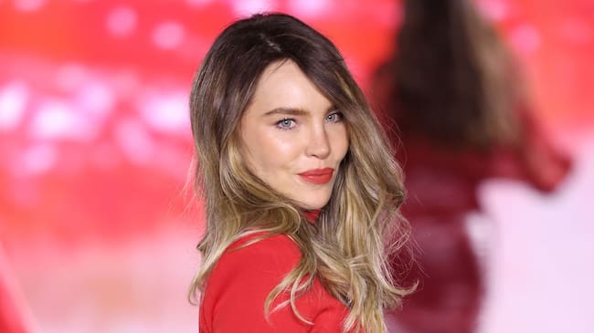 Belinda walks the runway during «Le Défilé L’Oréal Paris – Walk Your Worth» Womenswear Spring-Summer 2025 show as part of Paris Fashion Week on September 23, 2024 in Paris, France. Pietro S. D’Aprano/Getty Images for L’Oréal Paris