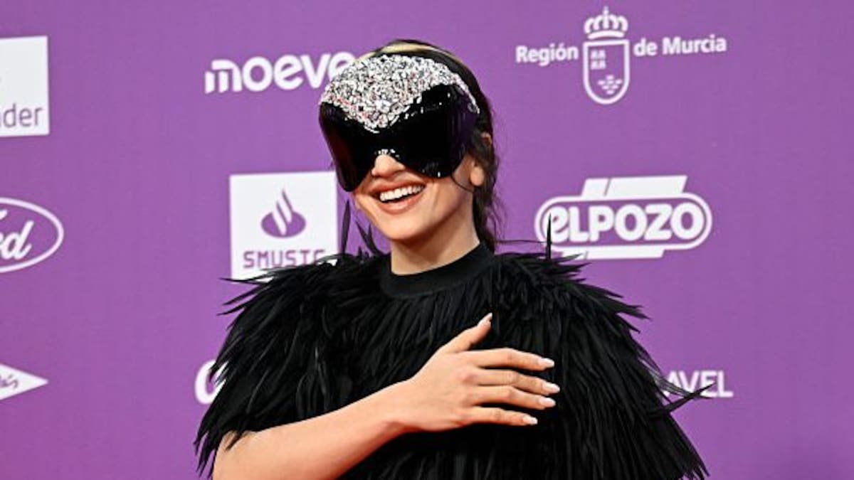 Focu ‘ranni, Jeanne y Novia Robot: Las 3 canciones de LUX que no están en streaming