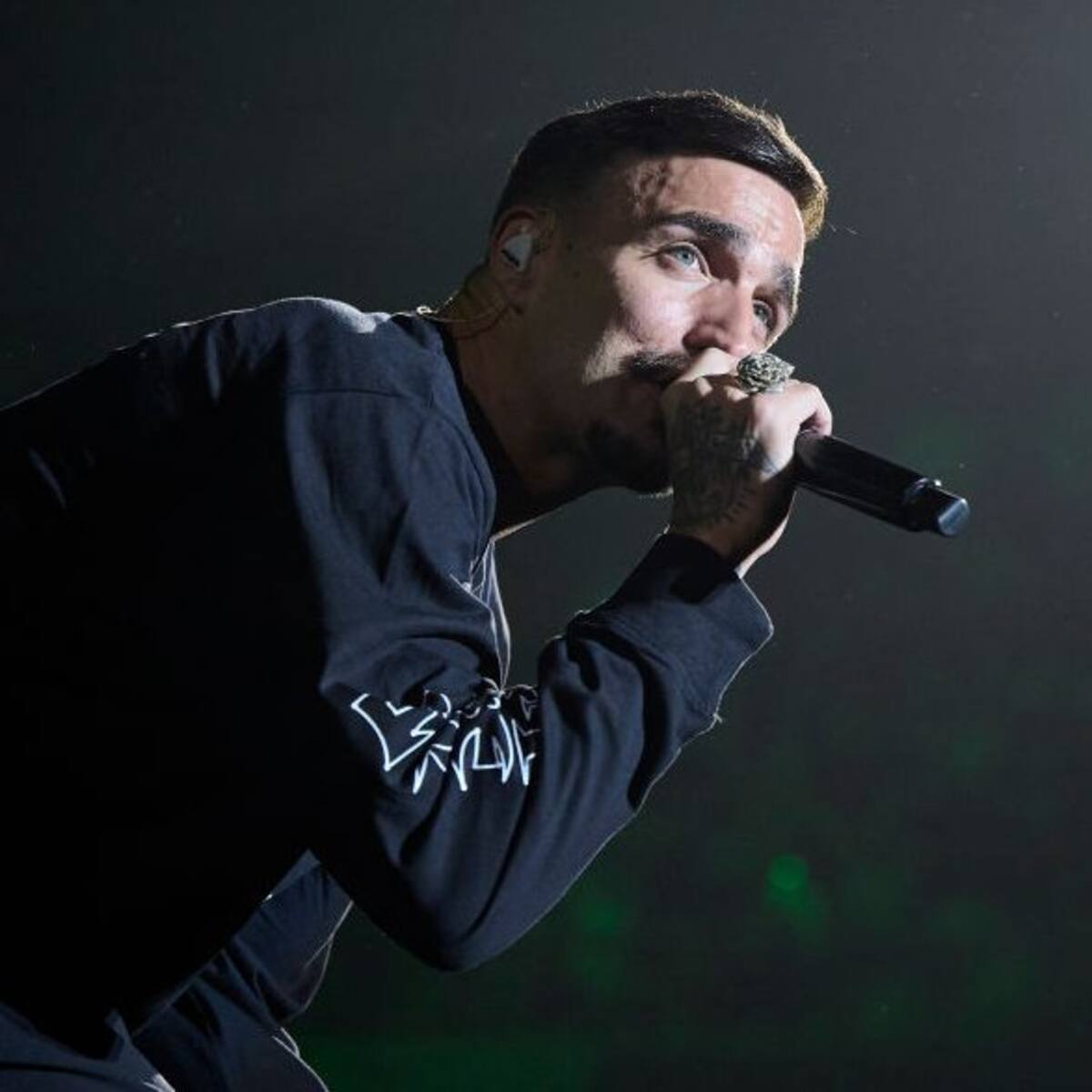 ‘vuelve contigo’ by Rels B: Meaning and English Lyrics