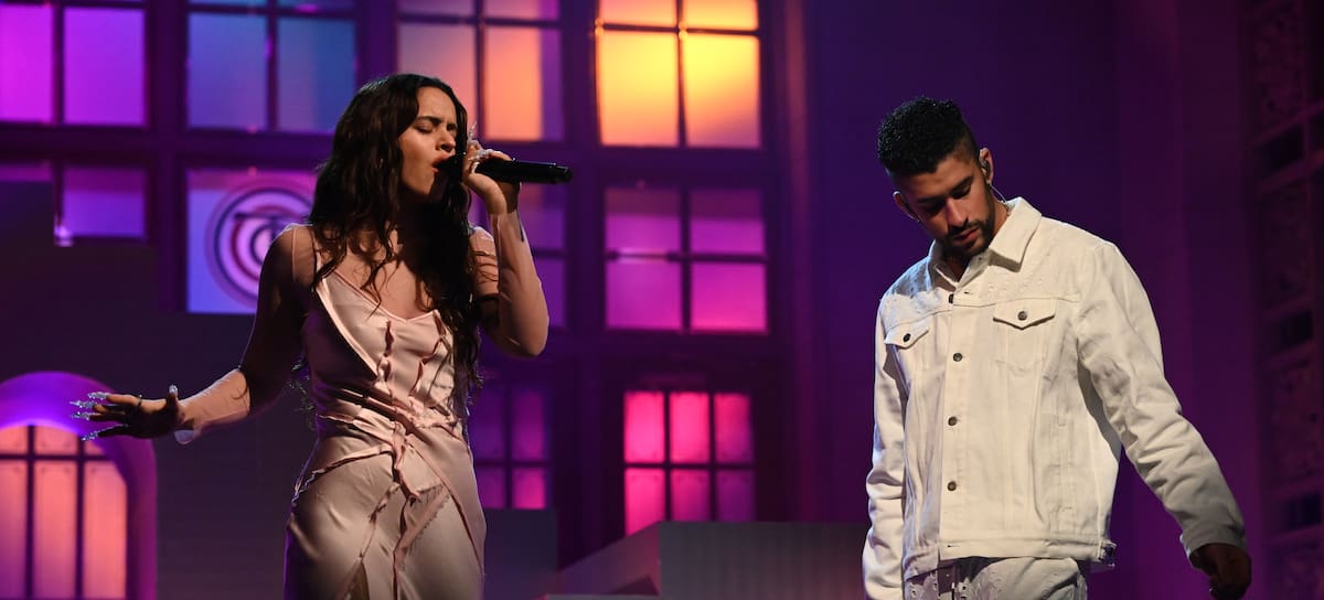 Rosalía y Bad Bunny cantan juntos La Noche de Anoche en Saturday Night Live el 20 de febrero de 2021. Will Heath/NBC/NBCU Photo Bank via Getty Images