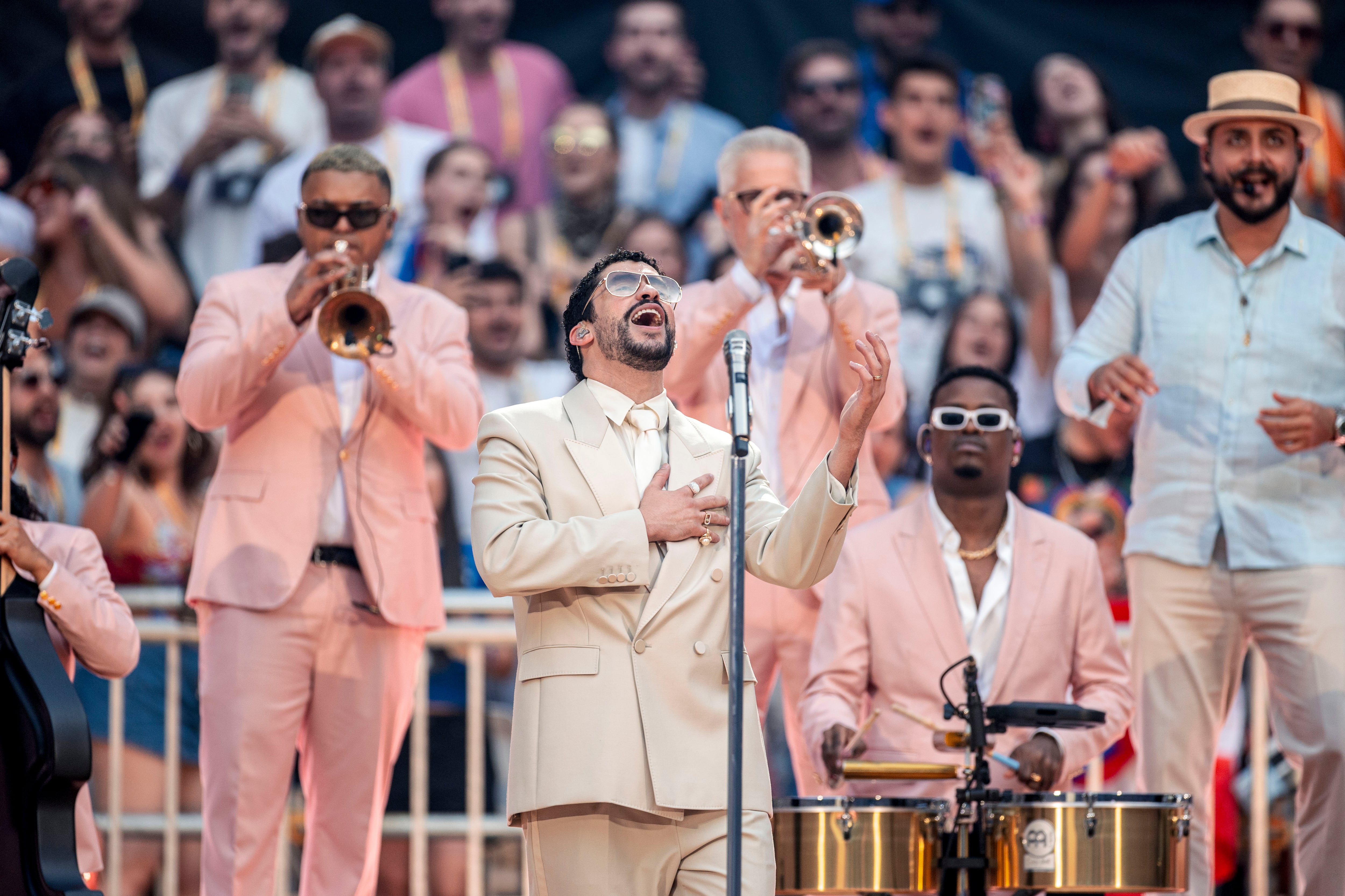 Bad Bunny en su último concierto con la gira 'Debí Tirar Más Fotos Tour' en el Riyadh Air Metropolitano de Madrid, 15 de junio de 2026.