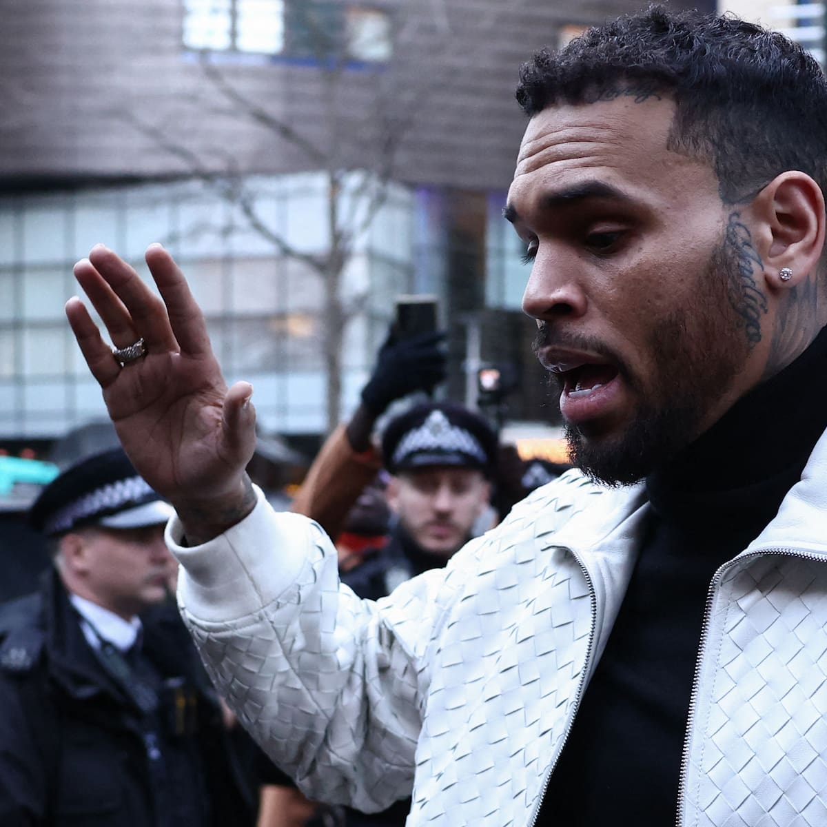 La razón por la que Chris Brown señala a Zara Larsson: "Si no os gusta mi música, id a escucharla a ella"