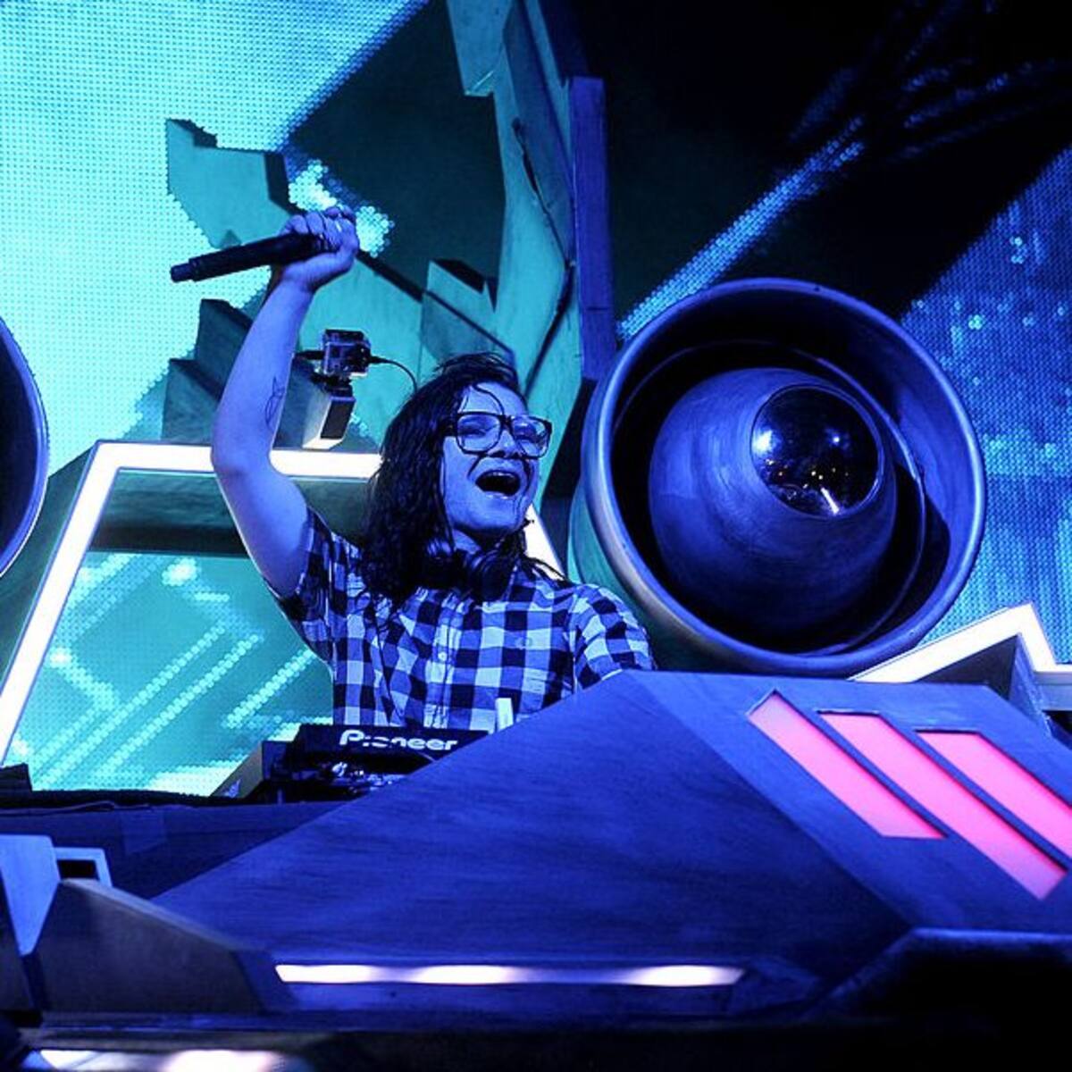 Skrillex Previews Collaborations with Two Latin Artists