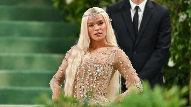 Karol G asiste a la Met Gala 2024 celebrando «Sleeping Beauties: Reawakening Fashion» en el Museo Metropolitano de Arte el 6 de mayo de 2024 en la ciudad de Nueva York. James Devaney/GC