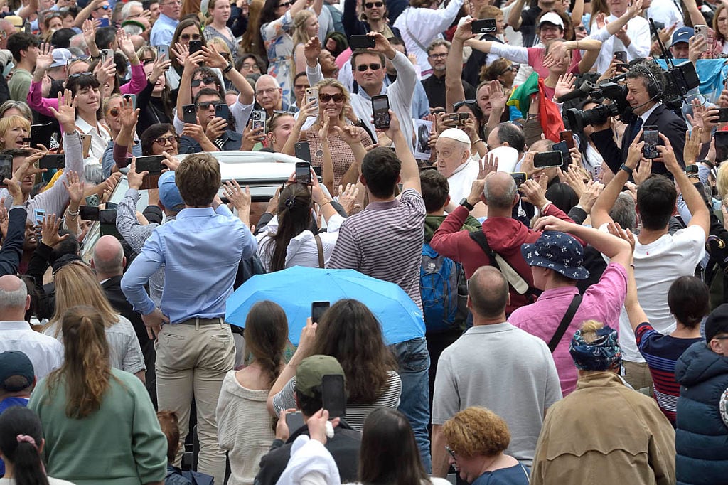 Pope Francis during the impartation of the ‘Urbi et Orbi’ blessing and wishes «good Easter» from the balcony of St. Peter’s Basilica, April 20, 2024, in Rome (Italy). Stefano Spaziani/Europa Press via Getty Images