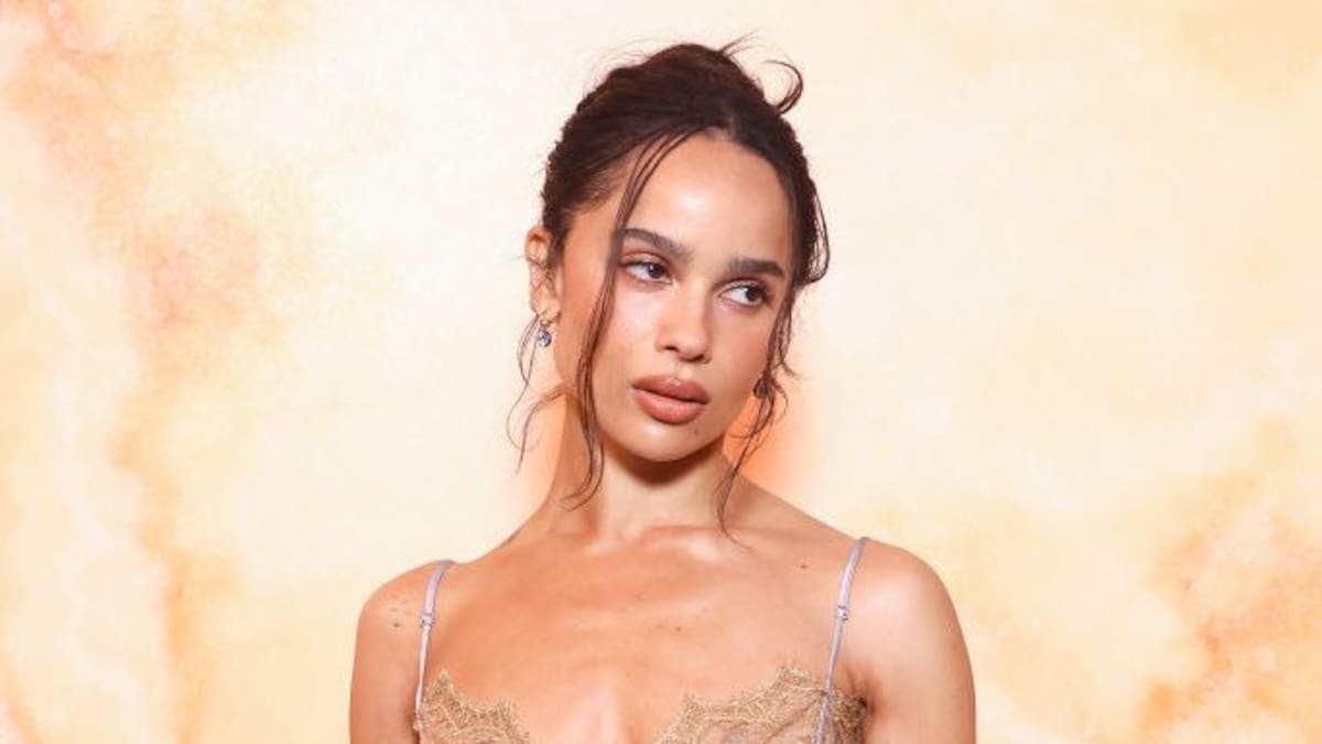 Zoë Kravitz vs. the Snake in Taylor Swift’s Bathroom: How It Got There