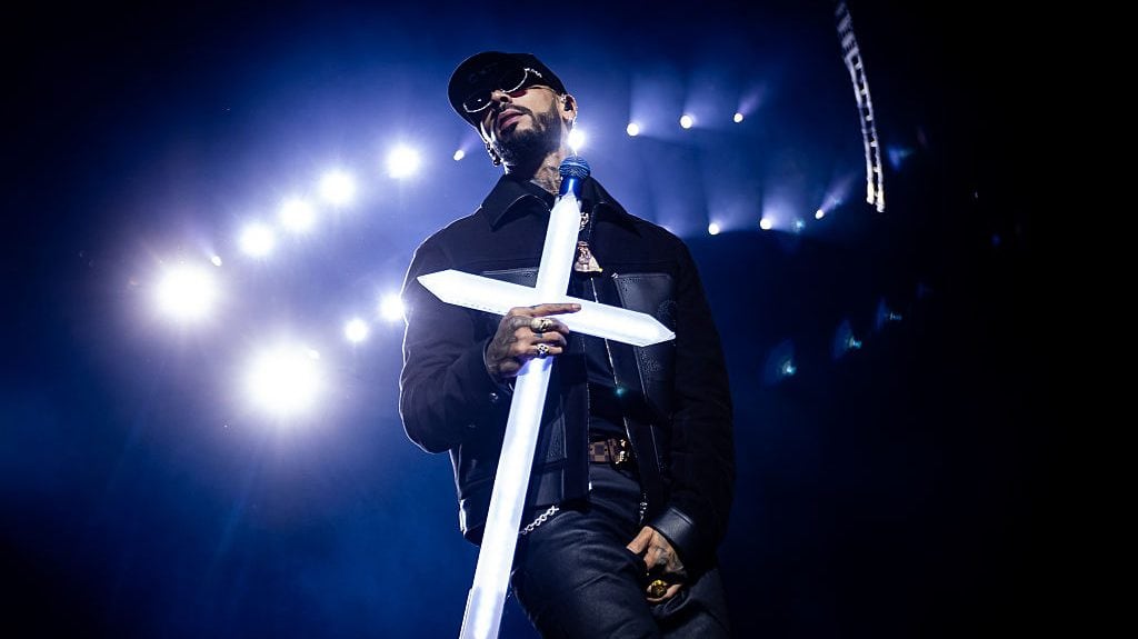 Anuel AA performs in concert at Movistar Arena on November 24, 2025 in Madrid, Spain. (Aldara Zarraoa/Redferns)