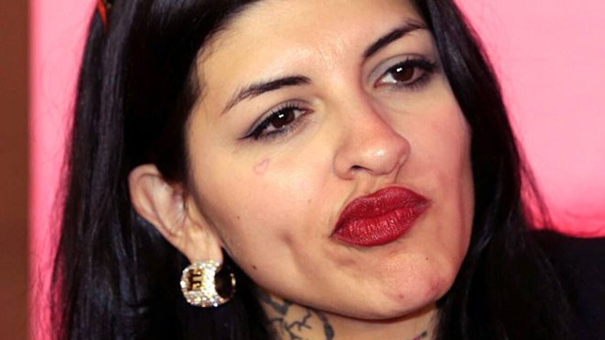 ‘Otro Como Tú’: Cazzu Sings About Loving What You Know Will Hurt (English Lyrics)