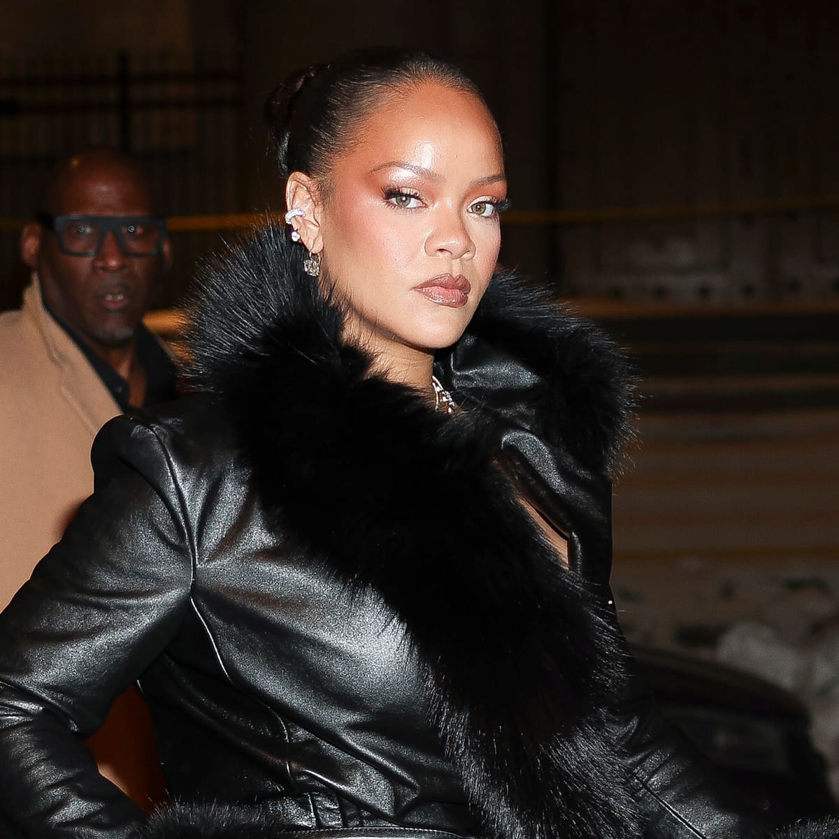 ¿Quién es la mujer que habría disparado a la casa de Rihanna?