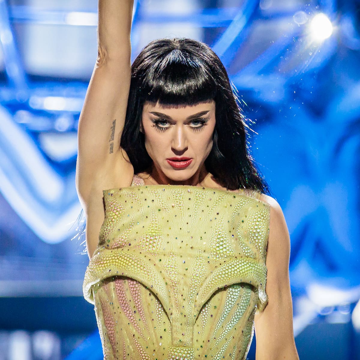 Katy Perry explica el significado detrás de Watch It Burn: letra completa en español