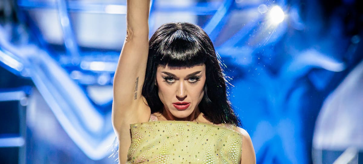 Katy Perry actúa en el Unipol Arena el 2 de noviembre de 2025 en Bolonia, Italia.