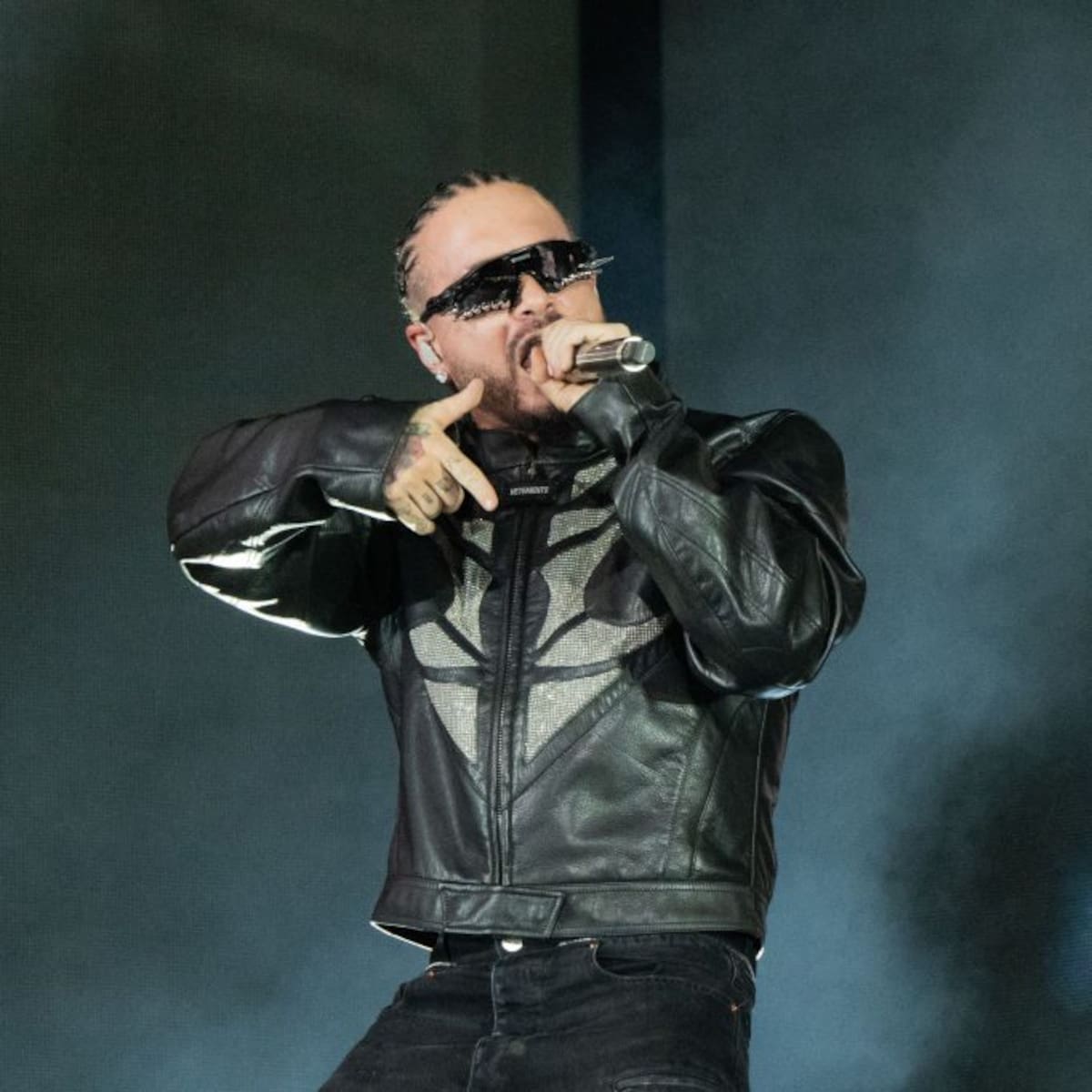 ‘Polvo De Tu Vida’ by J Balvin and Chencho Corleone Gets the #1 on LISTA LOS40 USA