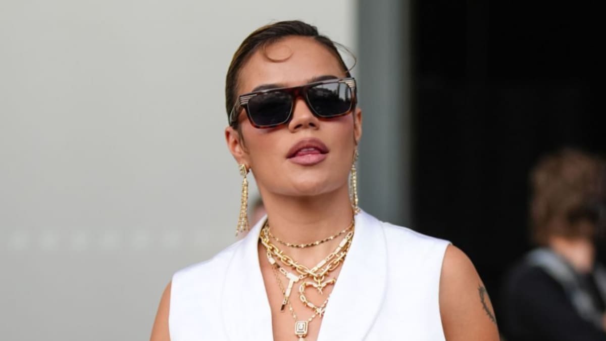 ‘Coleccionando Heridas’: The Most Heartfelt Song from Karol G’s Tropicoqueta