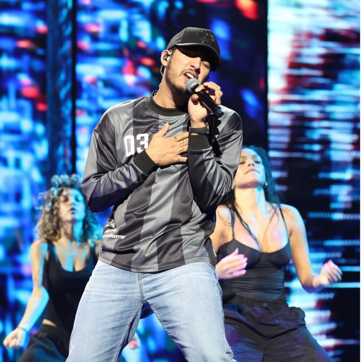 Neton Vega y Benny Blanco se unen para ‘Perro Fiel’: letra y significado