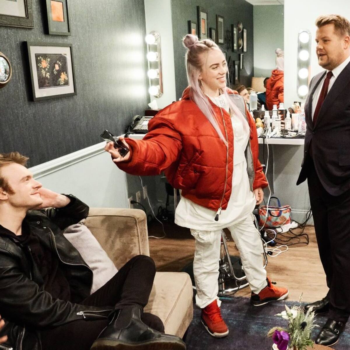 Billie Eilish Recalls Her Debut at Age 15 on the Late Late Show: «My Voice Was Messed Up»