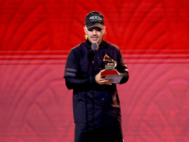 Feid accepts the Best Reggaeton Performance award for Perro Negro at the Premiere Ceremony during the 25th Latin GRAMMY Awards at Miami Beach Convention Center on November 14, 2024 in Miami, Florida. Mike Coppola/Getty Images for The Latin Recording Academy