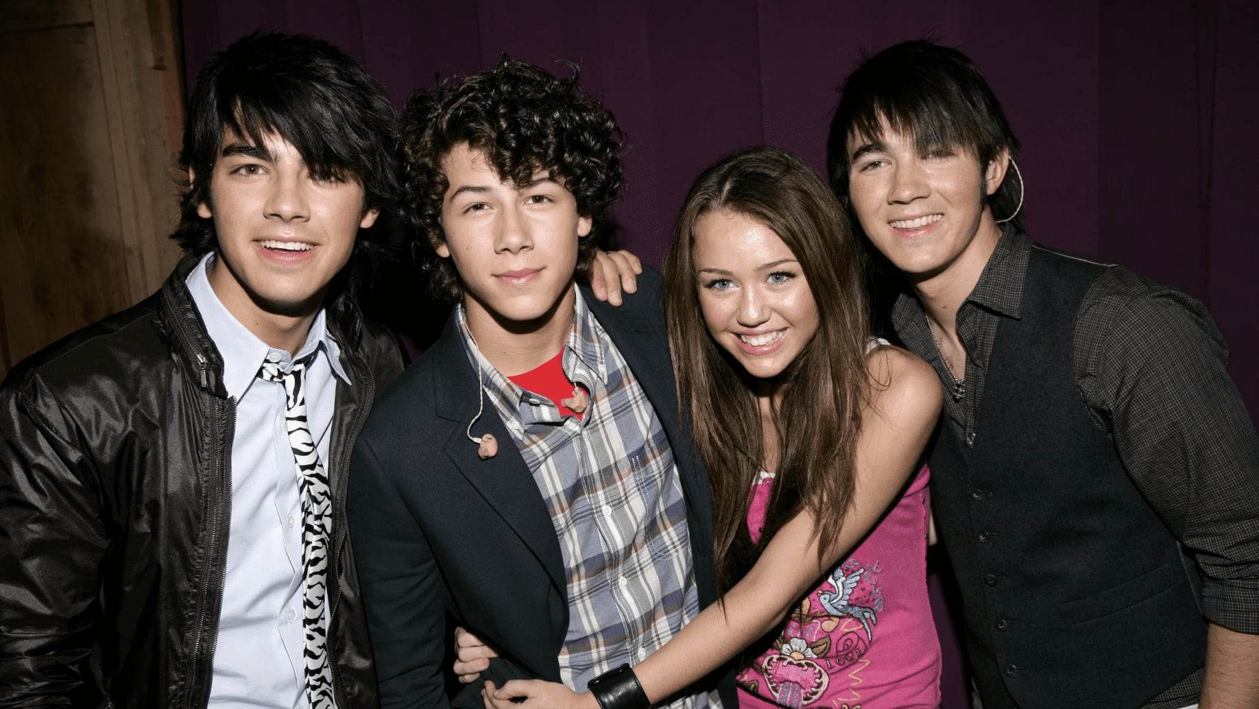 Nick Jonas, Joe Jonas, Miley Cyrus and Kevin Jonas in 2007 / Mathew Imaging.
