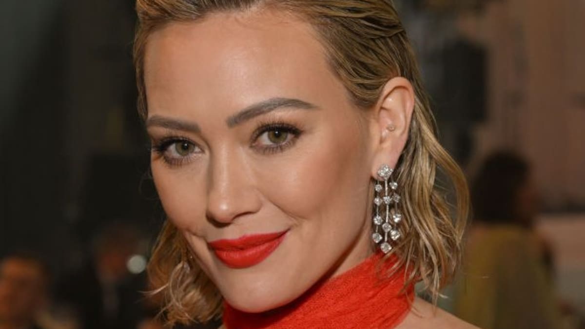 Hilary Duff explora el desgaste del amor en ‘Roommates’: Letra en español