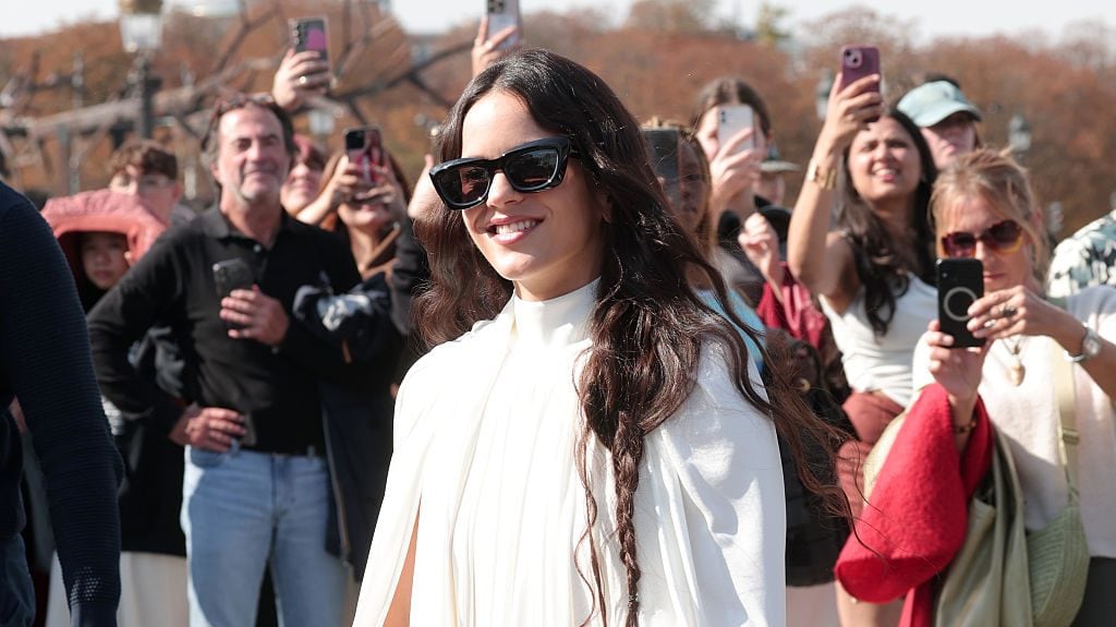Rosalía asiste al desfile de moda femenina primavera/verano 2026 de Christian Dior como parte de la Semana de la Moda de París, el 1 de octubre de 2025 en París, Francia. Jacopo Raule/Getty Images