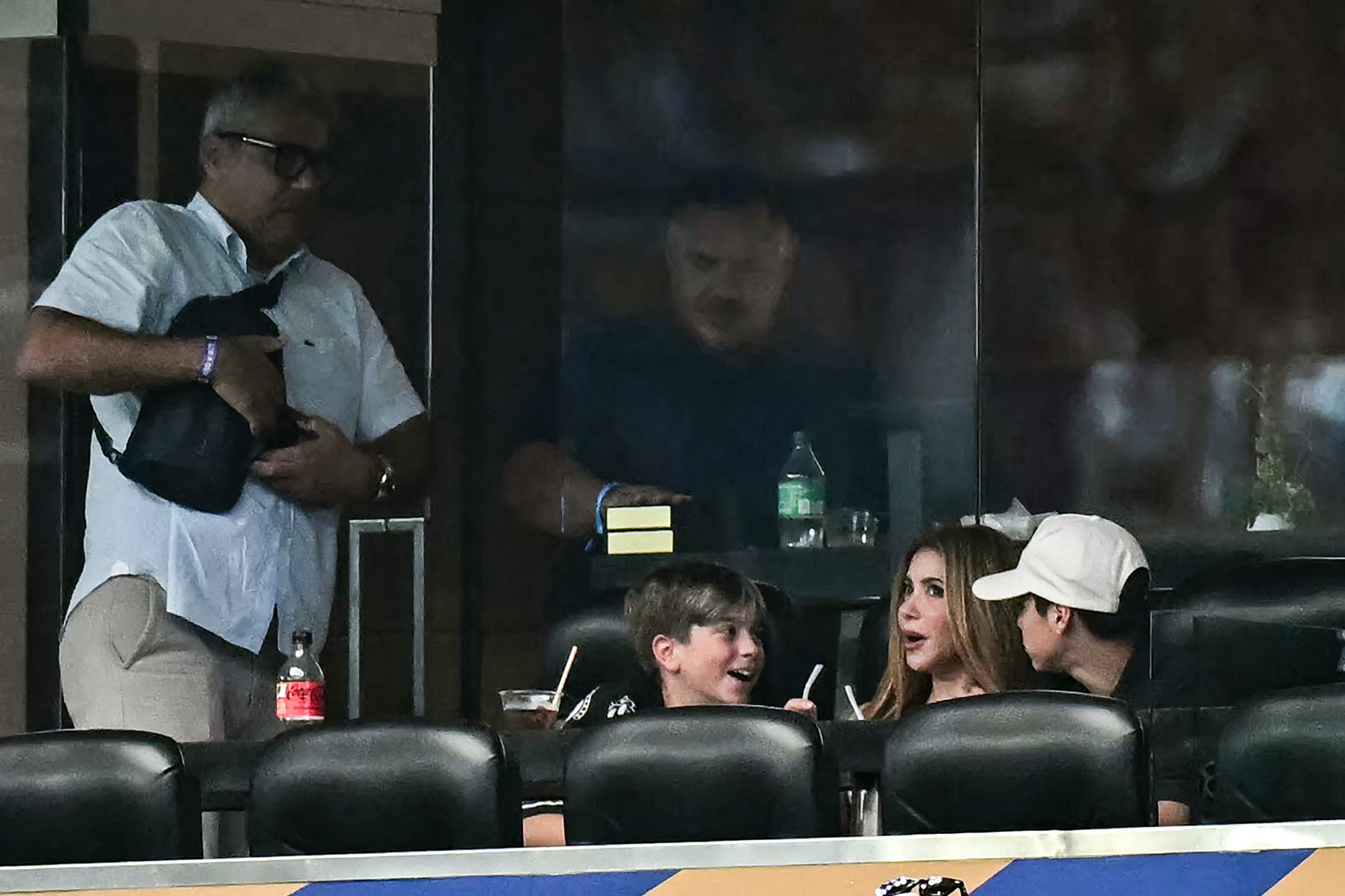 Shakira en el Mundial 2026 viendo el partido Argentina vs Austria con sus hijos Milan y Sasha Piqué, el 22 de junio de 2026