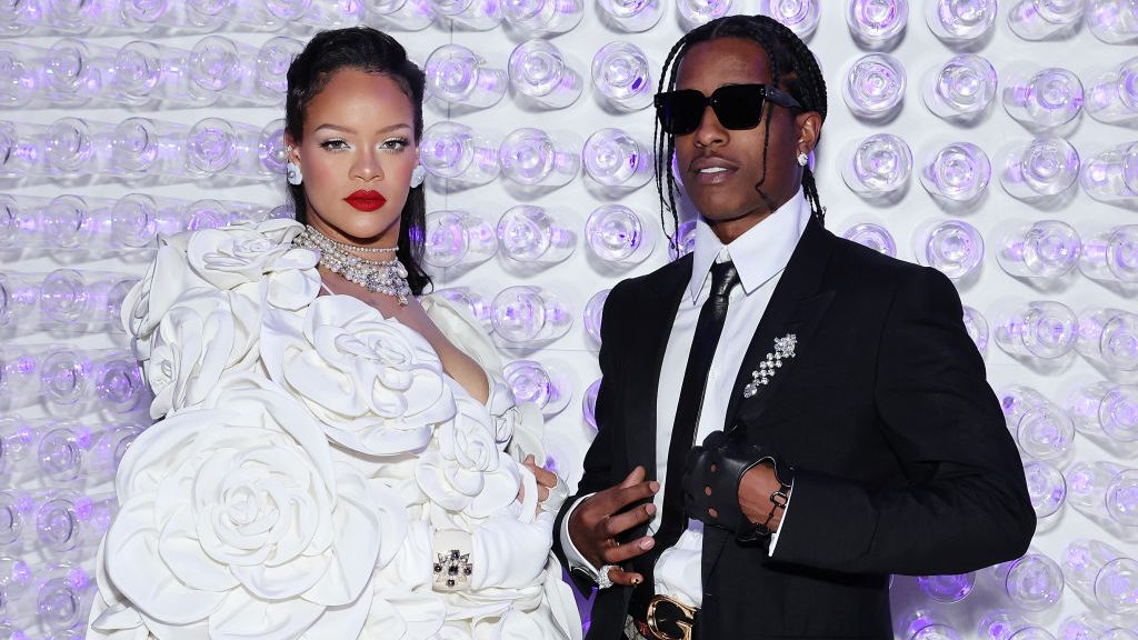 Rihanna & A$AP Rocky Unveil Photos of Baby Riot Rose - los40.us