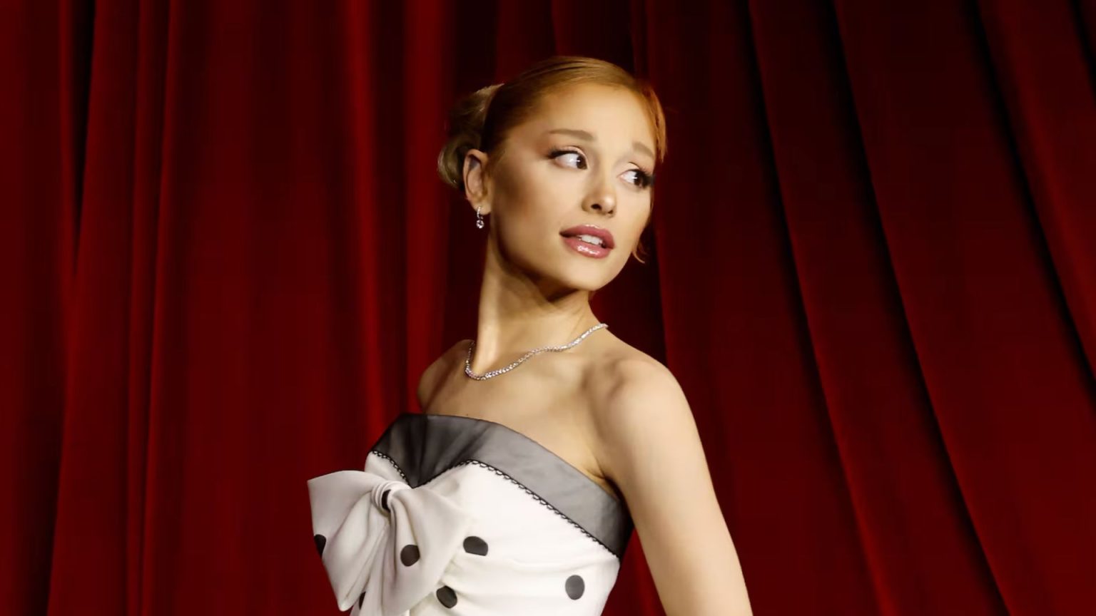 Ariana Grande Apologizes Following 'Disrespectful' Encounter With ...