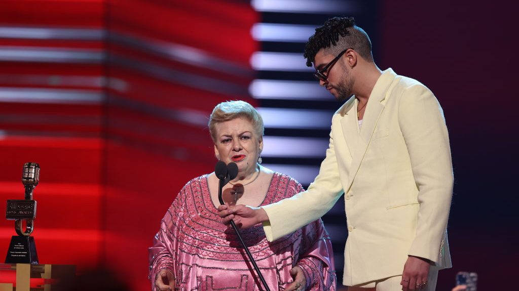 Bad Bunny y Paquita la del Barrio en un momento viral