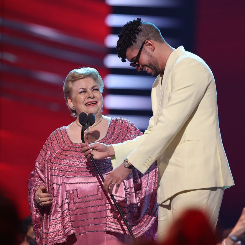 Bad Bunny y Paquita la del Barrio en un momento viral