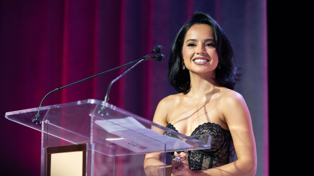 becky g at an awards ceremony