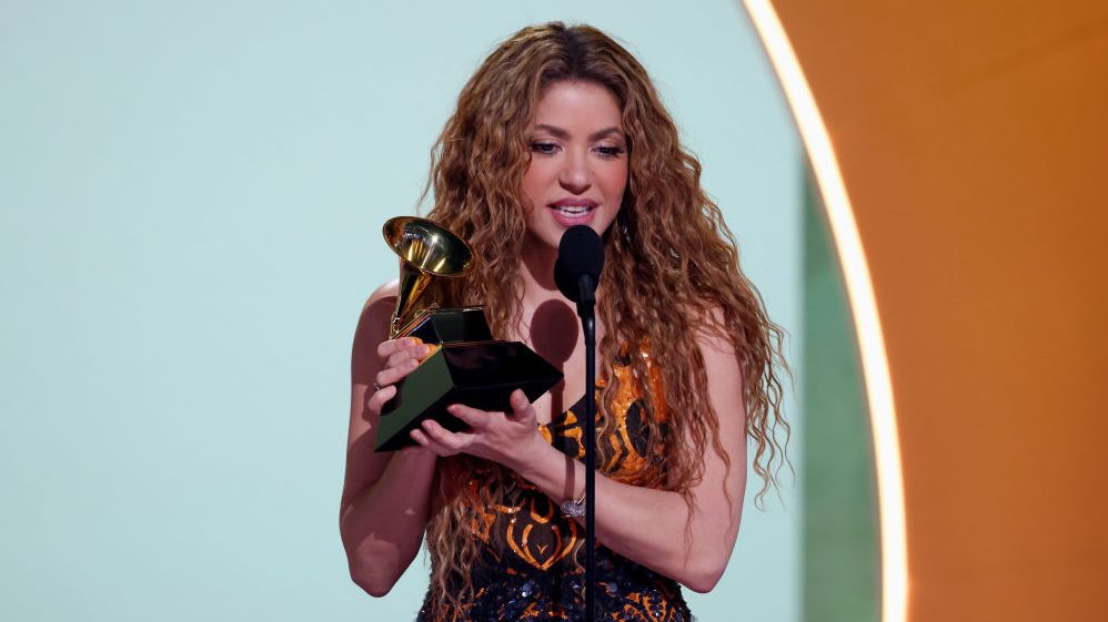 Shakira dedica su Grammy a las personas migrantes en Estados Unidos: 'Seguiré luchando por ustedes'