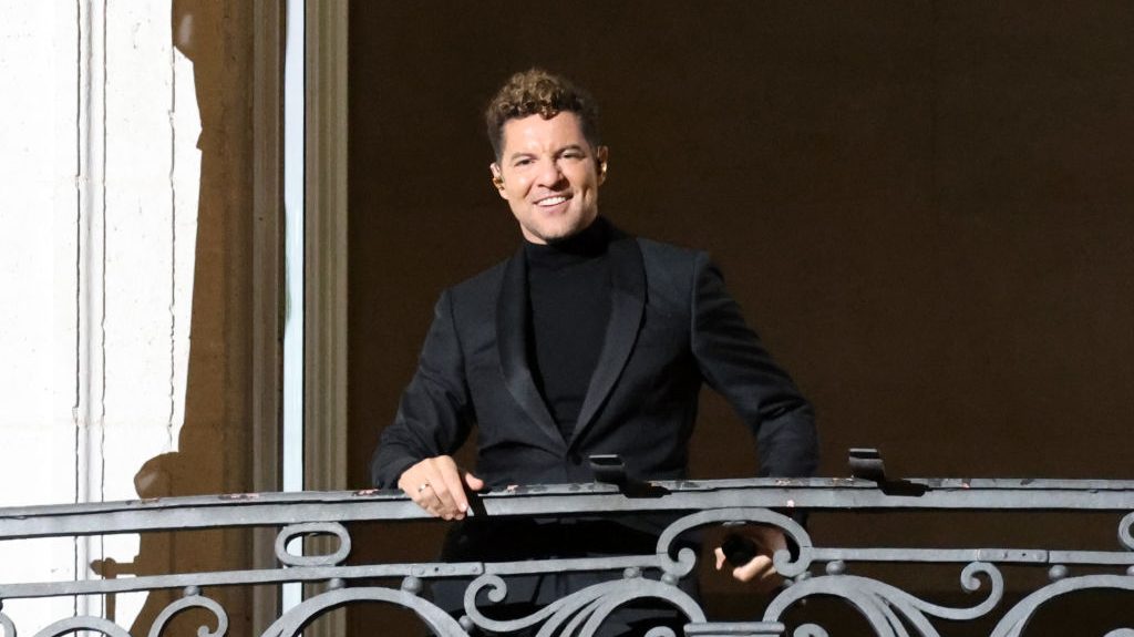David Bisbal performs on the balcony of the Real Casa de Correos in Puerta del Sol t