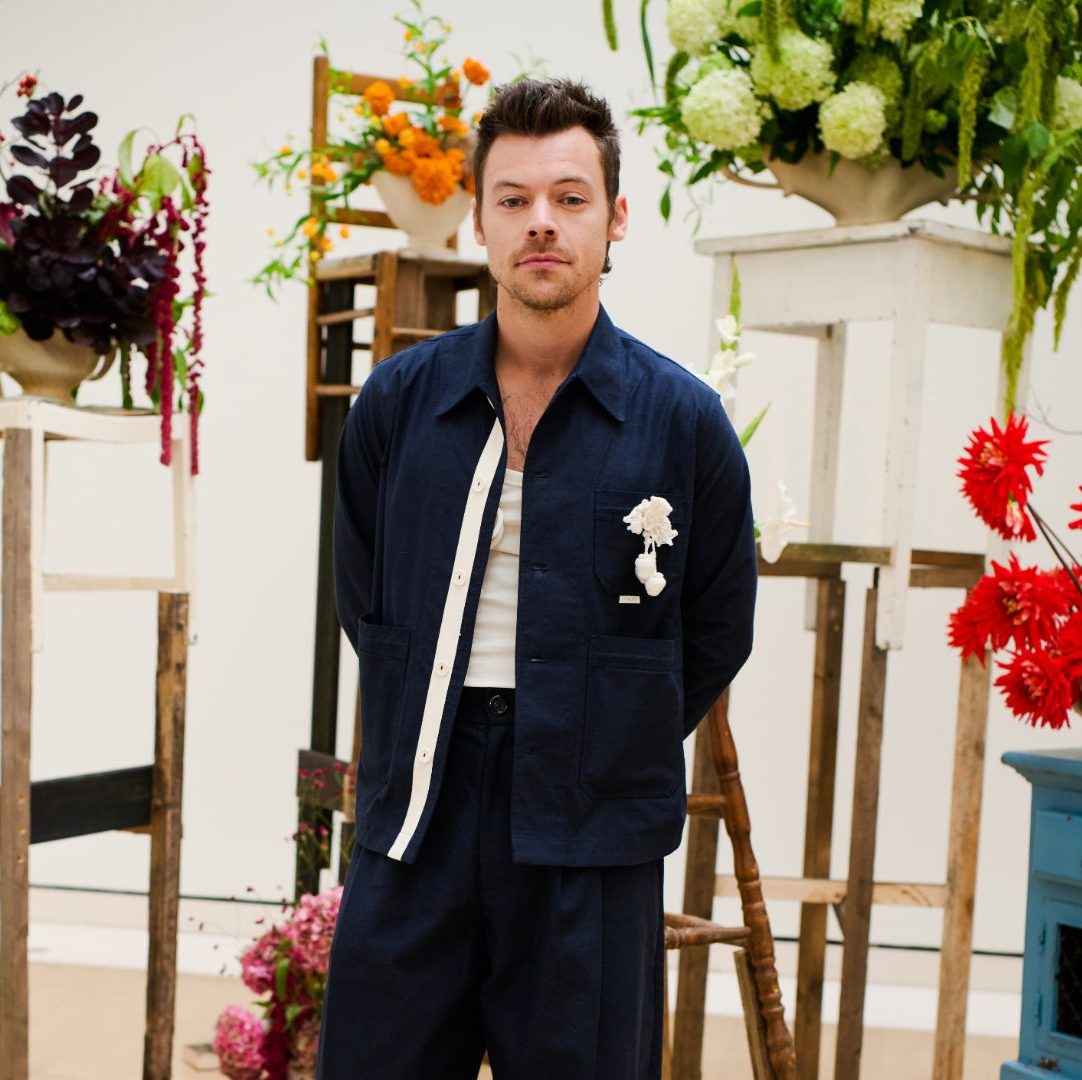 The mystery woman seen kissing Harry Styles is reportedly Ella Kenny