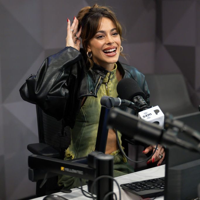 La cantante argentina Tini visita los estudios de SiriusXM el 4 de octubre de 2023 en Miami Beach,