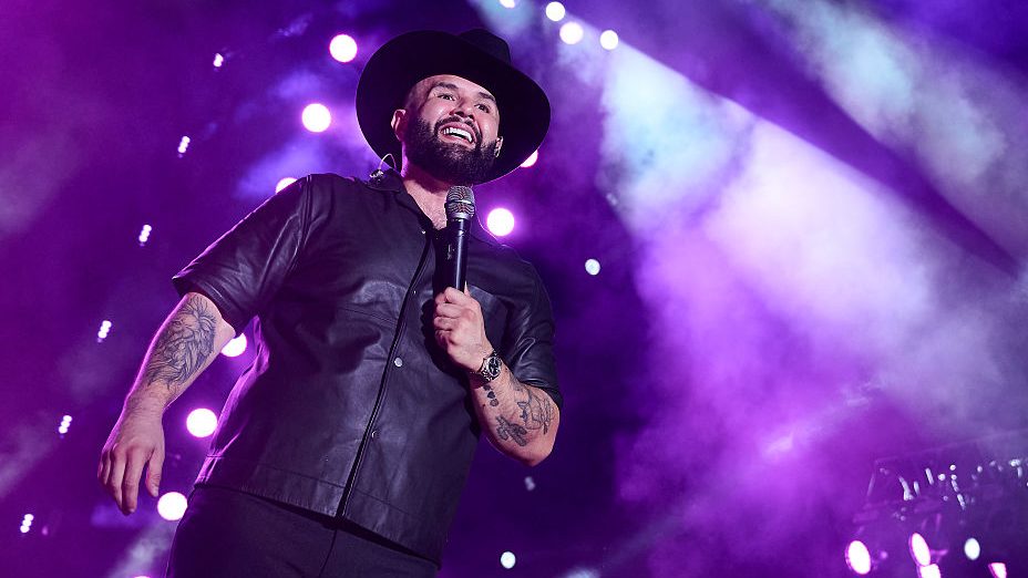 El cantante mexicano Carin León se presenta en concierto en el Movistar Arena el 11 de julio de 2025 en Madrid, España.