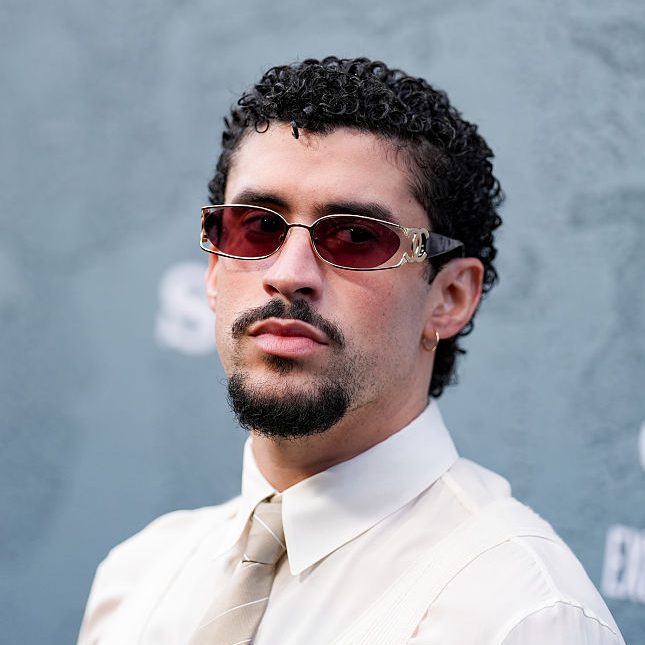 Bad Bunny en el estreno en Nueva York de "Caught Stealing" de Columbia Pictures, realizado en Regal Union Square el 26 de agosto de 2025
