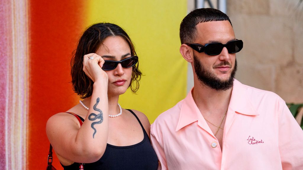 Rocío Aguirre y C. Tangana asisten a la ceremonia de clausura durante la 14.ª edición del Atlantida Mallorca Film Fest en La Misericordia el 28 de julio de 2024 en Palma de Mallorca, España