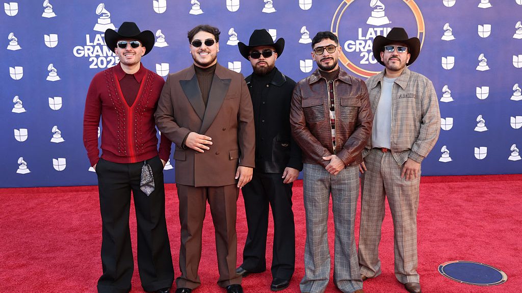 Banda mexicana Grupo Frontera asiste a la 26.ª Entrega Anual de los Premios Grammy Latinos en el MGM Grand Garden Arena en Las Vegas, Nevada, el 13 de noviembre de 2025