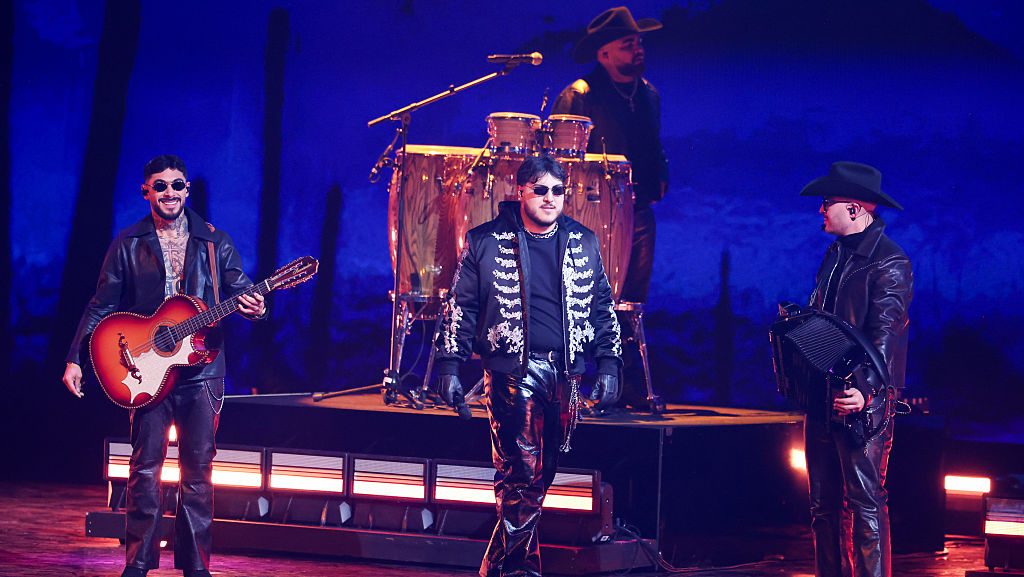 Grupo Frontera en el escenario de la 26.ª Entrega Anual de los Premios Latin GRAMMY