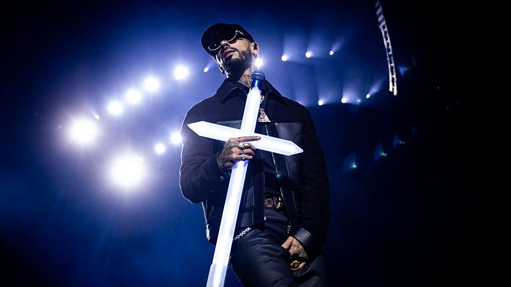 Anuel AA performs in concert at Movistar Arena on November 24, 2025 in Madrid, Spain. (Photo by Aldara Zarraoa/Redferns)