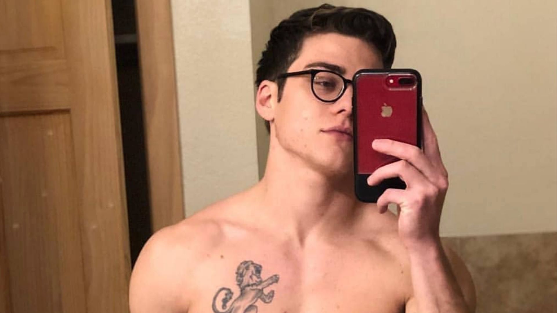Lane Rogers, known as Blake Mitchell, takes a selfie
