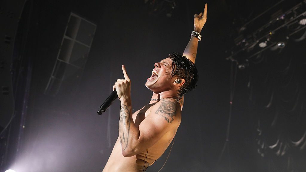 Yungblud actúa en el Teatro Riviera el 12 de septiembre de 2025 en Chicago, Illinois. (Foto de Ryan Bakerink/Getty Images)