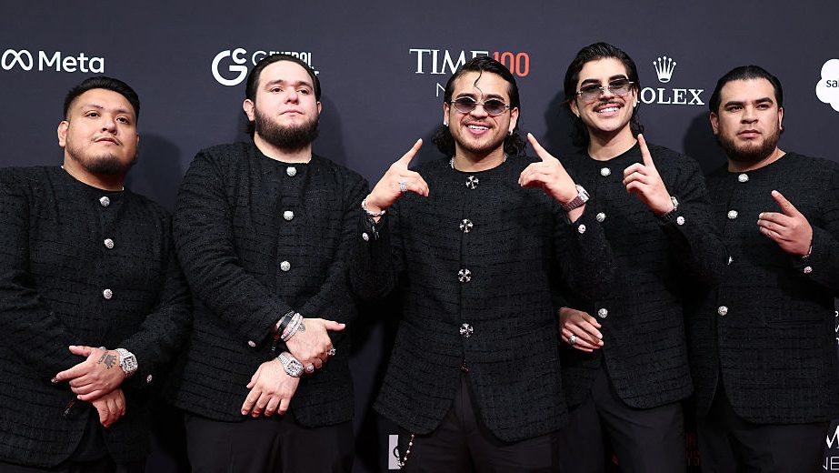 Fuerza Regida en la gala Time100 Next en Chelsea Piers en la ciudad de Nueva York