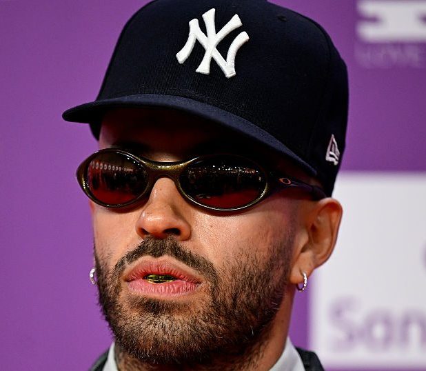 Feid asiste a los Premios de Música Los40 Santander en el Roig Arena el 07 de noviembre de 2025 en Valencia, España.