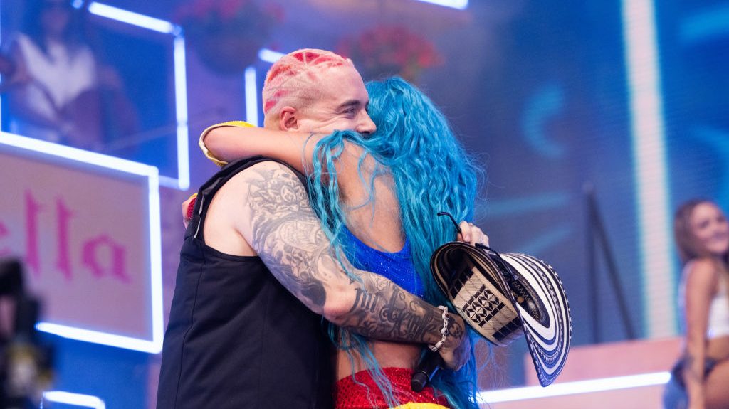 J Balvin y Karol G actúan en el escenario principal durante el segundo fin de semana, día 2, del Festival de Música y Artes Coachella Valley 2022, el 24 de abril de 2022 en Indio, California. (Foto de Scott Dudelson/Getty Images para Coachella)
